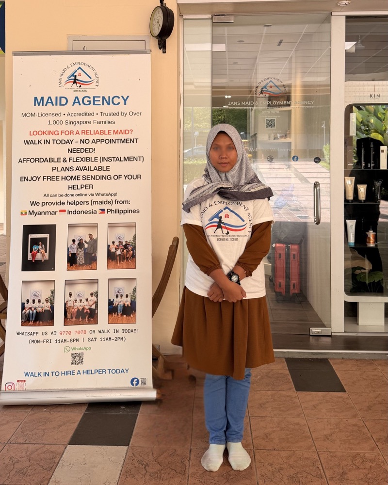 Indonesian domestic helper during placement preparation at Jans Maid & Employment Agency, photo 2