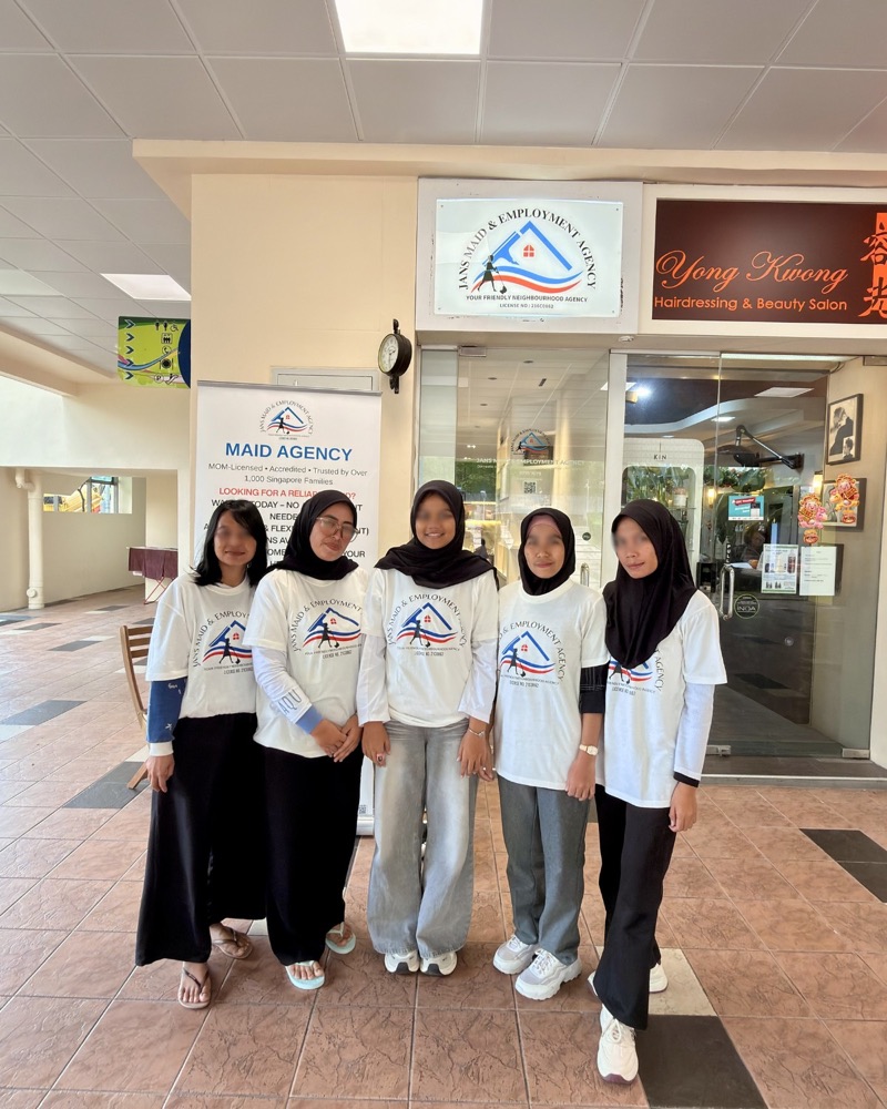 A group of Indonesian domestic helpers at the Jans Maid Depot Road office